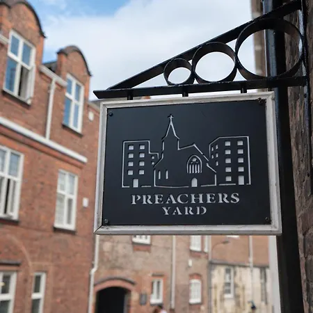 Preachers Yard - Historic *