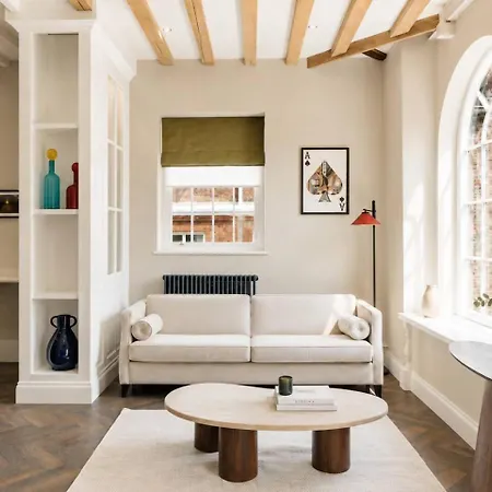 Preachers Yard - Historic Apartamento